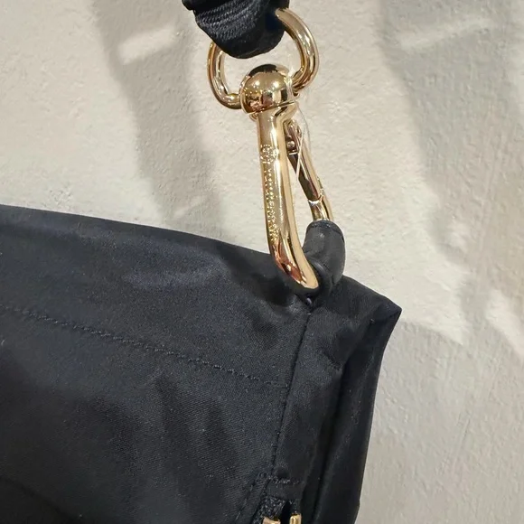 Lululemon Elegant Black Crossbody Bag - Picture 7 of 10